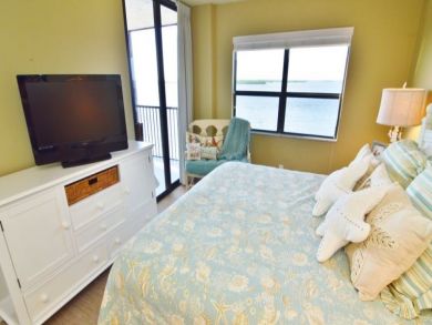 Beautful Gulf and Bay Views Fort Myers Area Condo